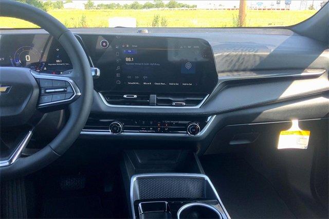 2025 Chevrolet Equinox Vehicle Photo in TOPEKA, KS 66609-0000