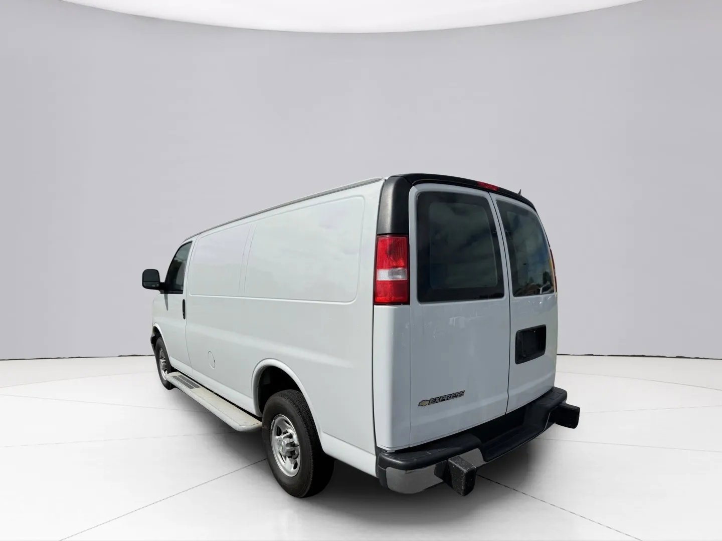 2022 Chevrolet Express Cargo 2500 Vehicle Photo in LEOMINSTER, MA 01453-2952