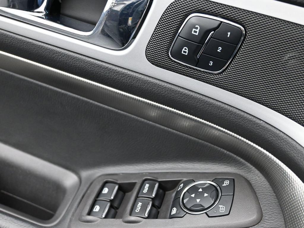 2015 Ford Explorer Vehicle Photo in Cedar Rapids, IA 52402