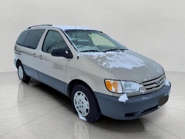 2002 Toyota Sienna Vehicle Photo in Oshkosh, WI 54904