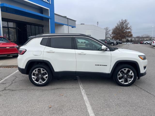 Used 2019 Jeep Compass Limited with VIN 3C4NJDCB0KT598572 for sale in Kansas City