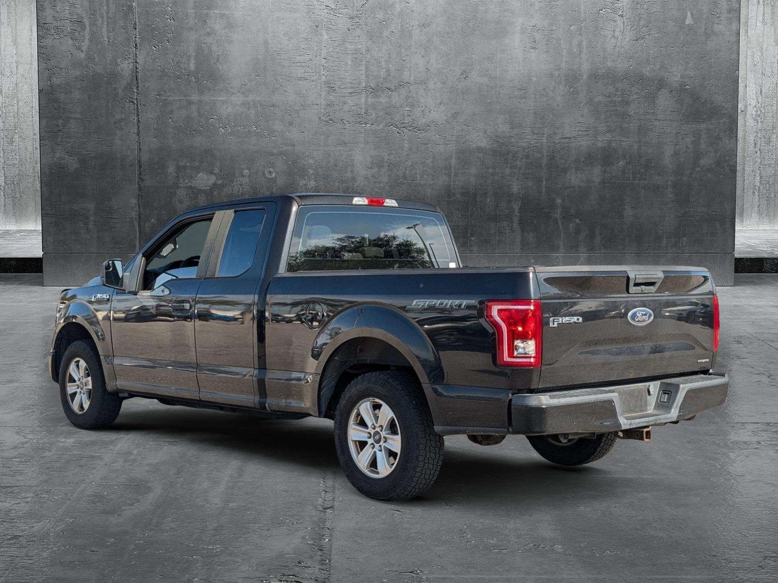 2015 Ford F-150 Vehicle Photo in St. Petersburg, FL 33713