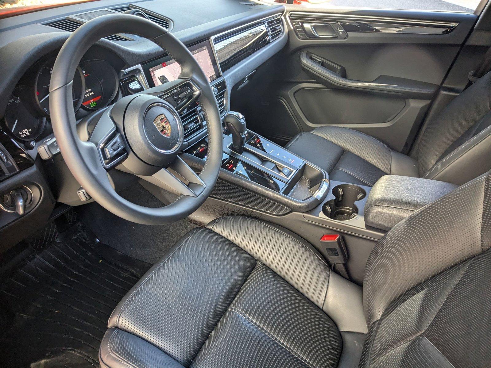 2024 Porsche Macan Vehicle Photo in Towson, MD 21204