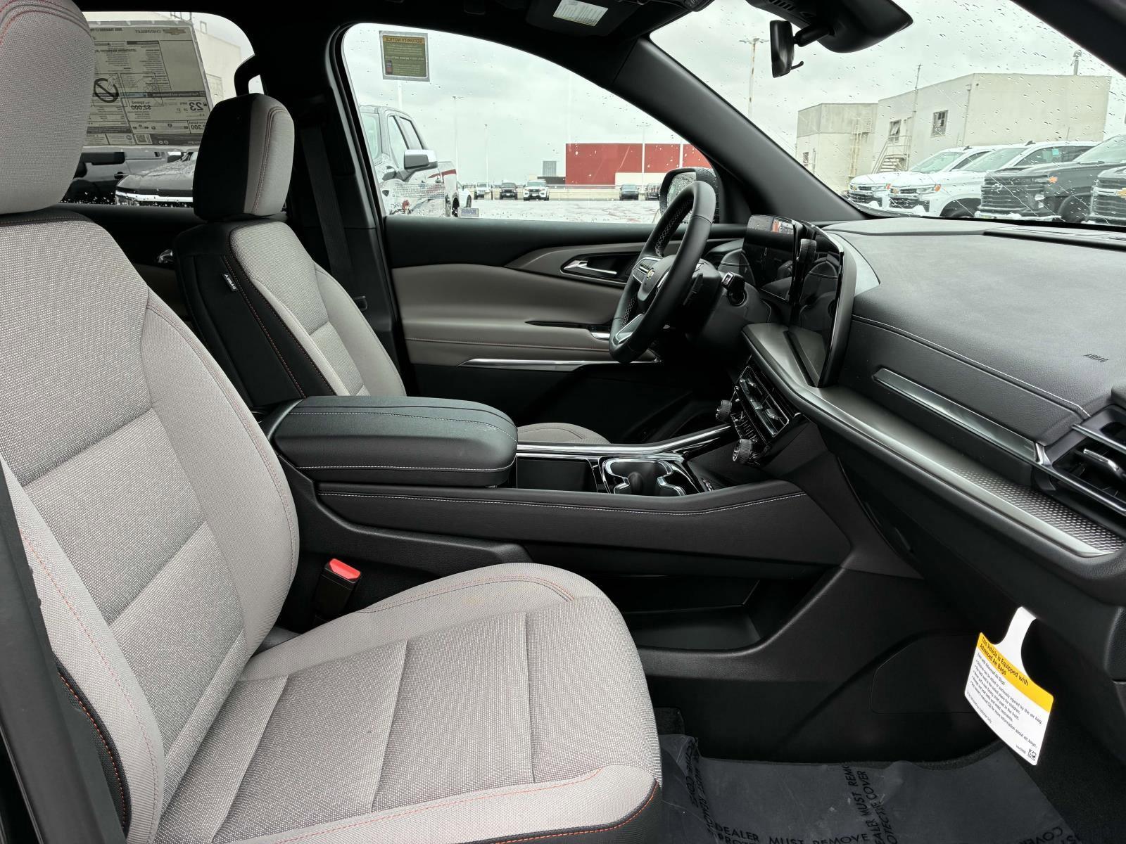 2025 Chevrolet Traverse Vehicle Photo in LOS ANGELES, CA 90007-3794