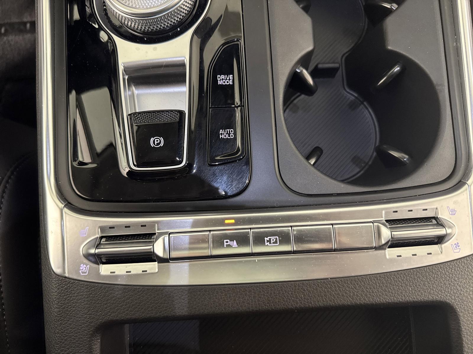 2025 Kia Carnival Hybrid Vehicle Photo in GEORGETOWN, TX 78626-7508