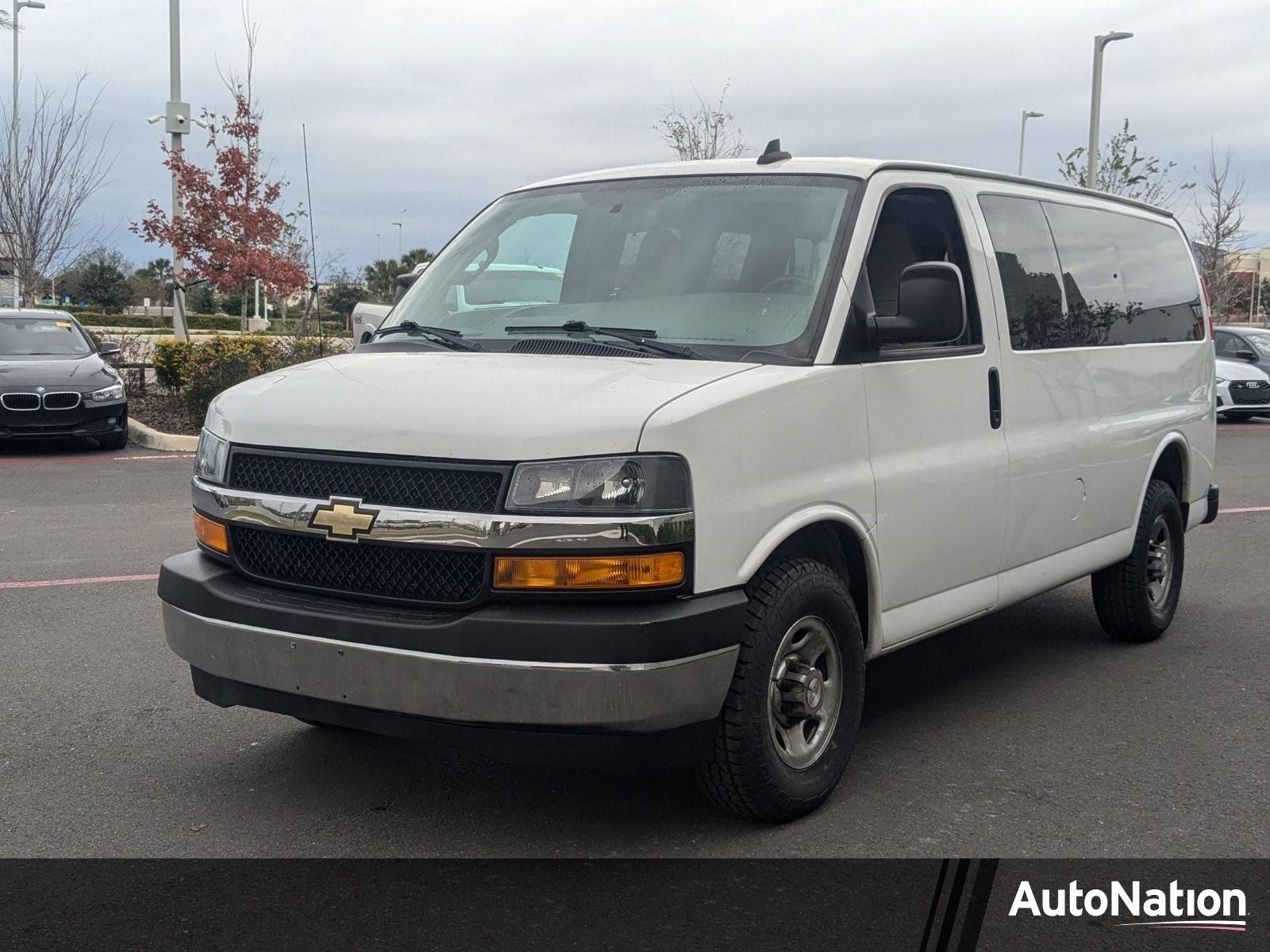 2018 Chevrolet Express Passenger Vehicle Photo in Jacksonville, FL 32244