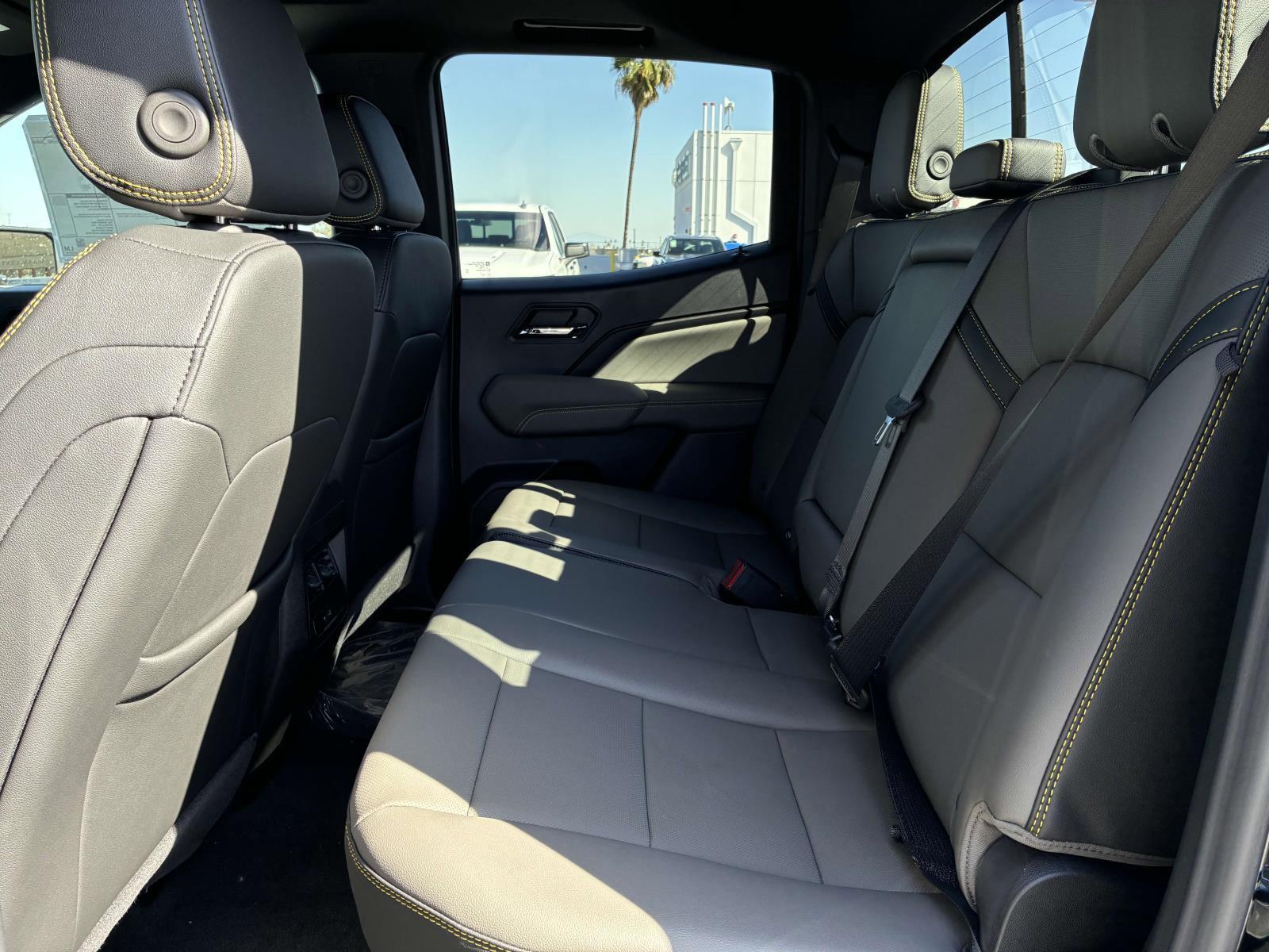 2025 Chevrolet Colorado Vehicle Photo in LOS ANGELES, CA 90007-3794