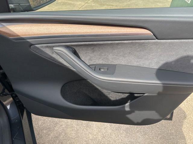 2024 Tesla Model Y Vehicle Photo in MEDINA, OH 44256-9631