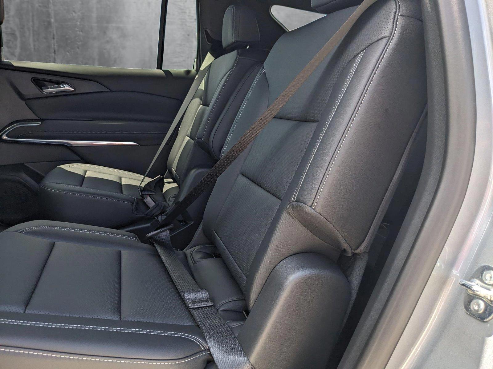 2025 Chevrolet Traverse Vehicle Photo in MIAMI, FL 33172-3015