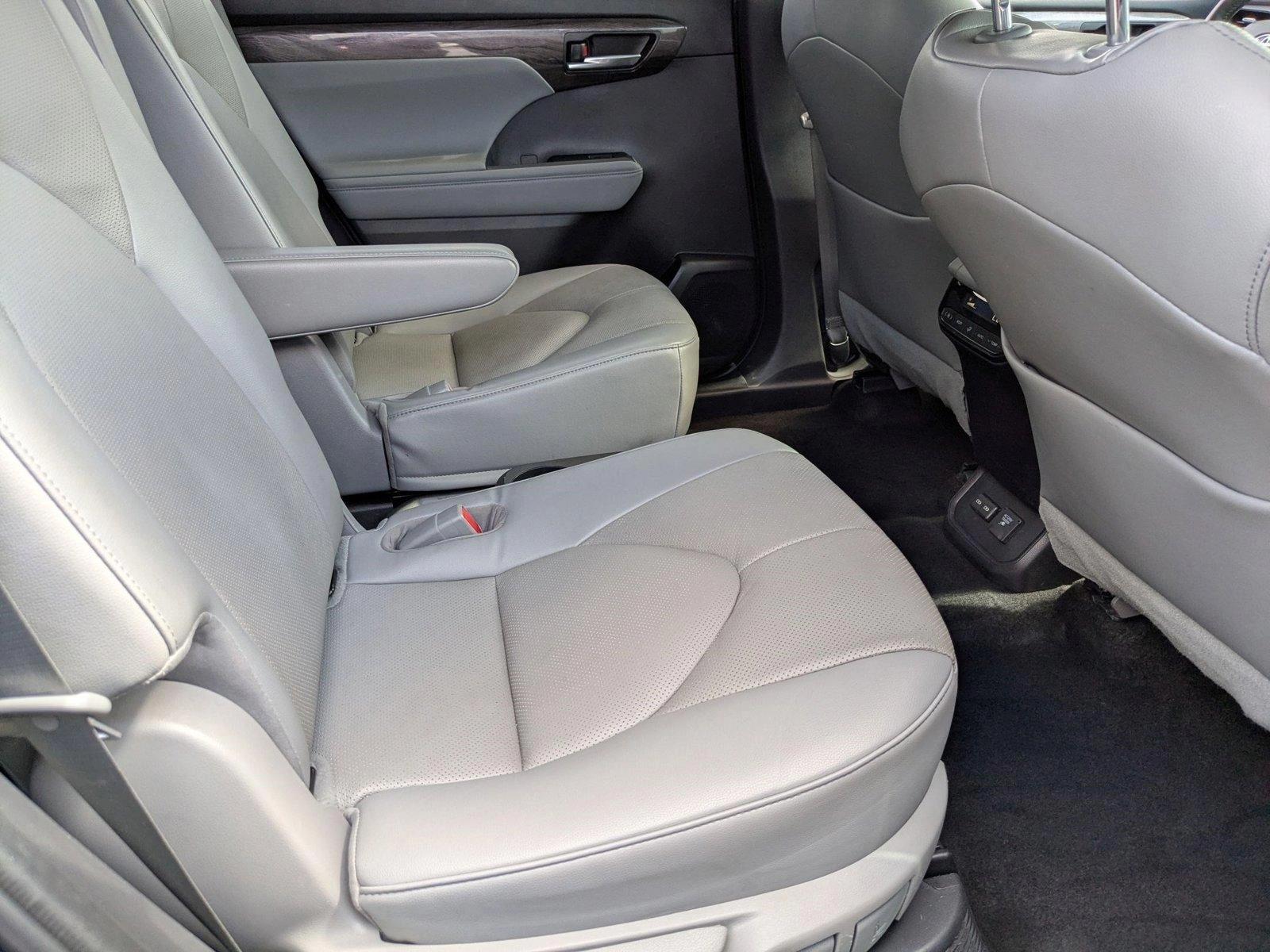 2023 Toyota Highlander Vehicle Photo in Miami, FL 33015