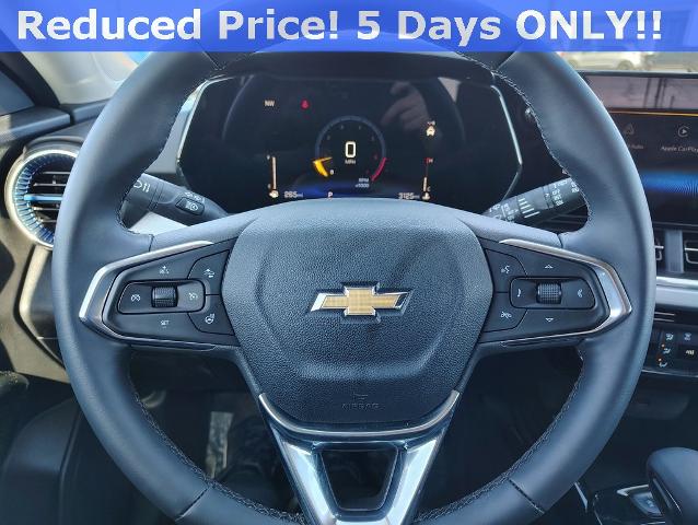 2025 Chevrolet Trax Vehicle Photo in GREEN BAY, WI 54304-5303