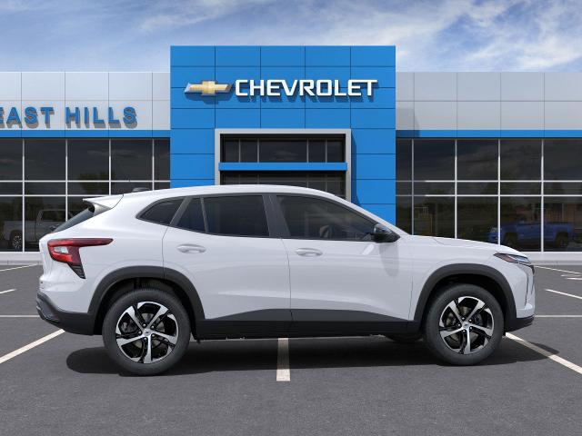 2025 Chevrolet Trax Vehicle Photo in Roslyn, NY 11576