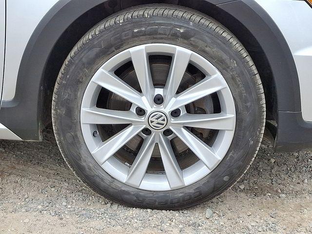 2017 Volkswagen Golf Alltrack Vehicle Photo in PAWLING, NY 12564-3219