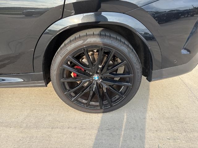 2024 BMW X6 xDrive40i Vehicle Photo in Peoria, IL 61615