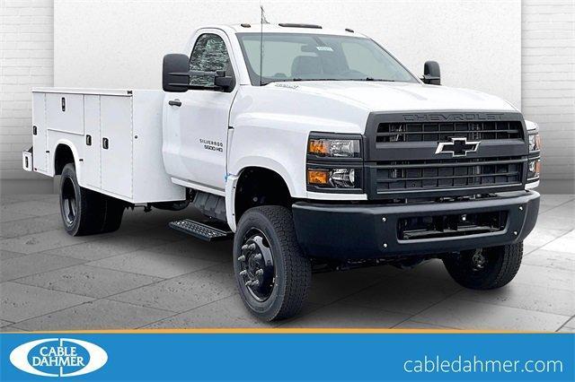 2024 Chevrolet Silverado 5500 HD Vehicle Photo in INDEPENDENCE, MO 64055-1314