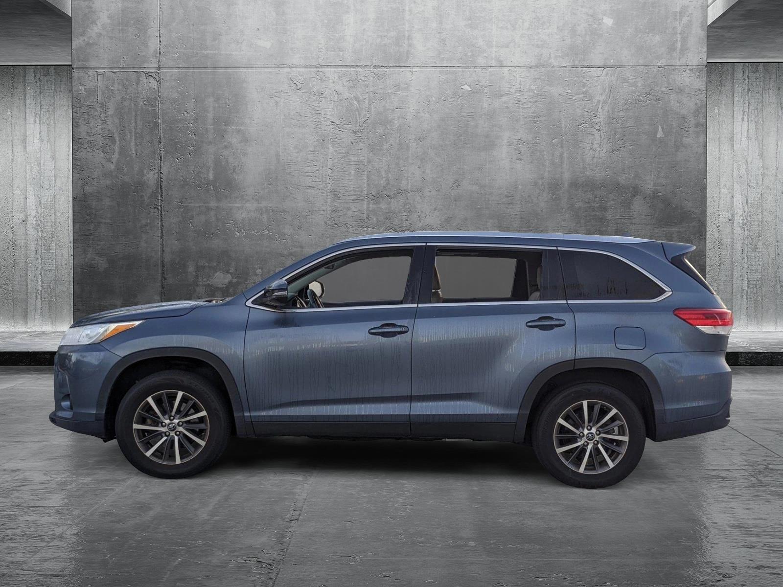 2019 Toyota Highlander Vehicle Photo in Davie, FL 33331