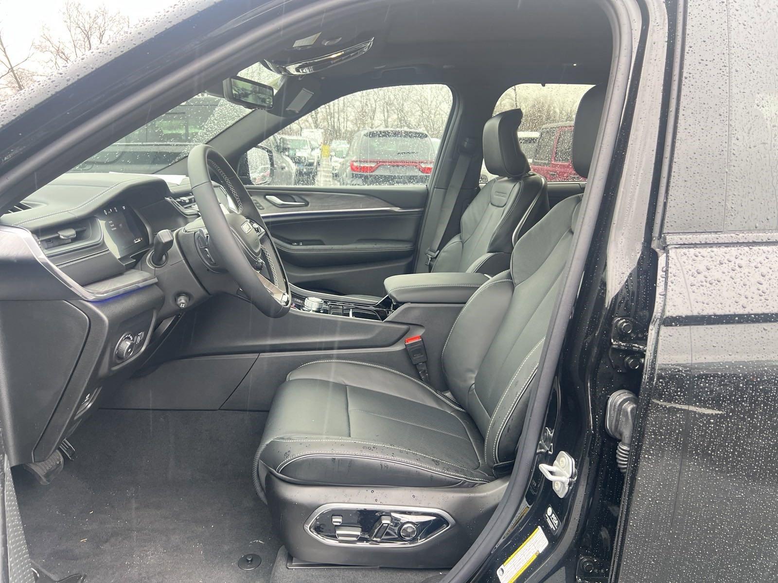 2025 Jeep Grand Cherokee L Vehicle Photo in Mechanicsburg, PA 17050-1707