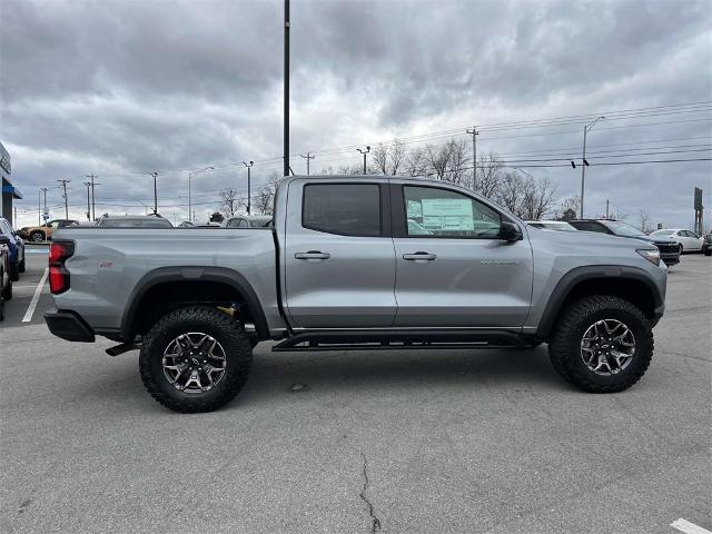 2025 Chevrolet Colorado Vehicle Photo in ALCOA, TN 37701-3235