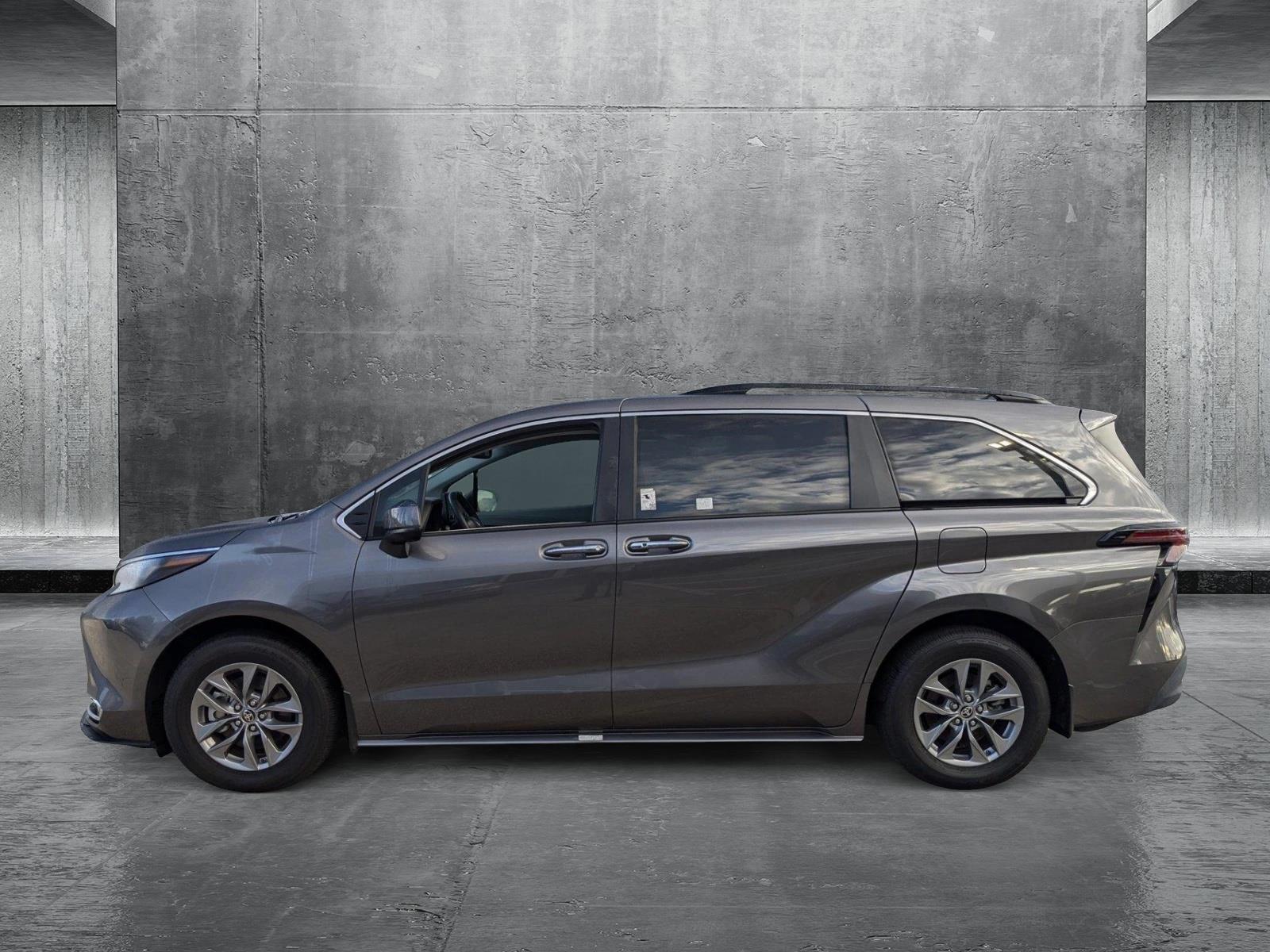 2024 Toyota Sienna Vehicle Photo in Maitland, FL 32751