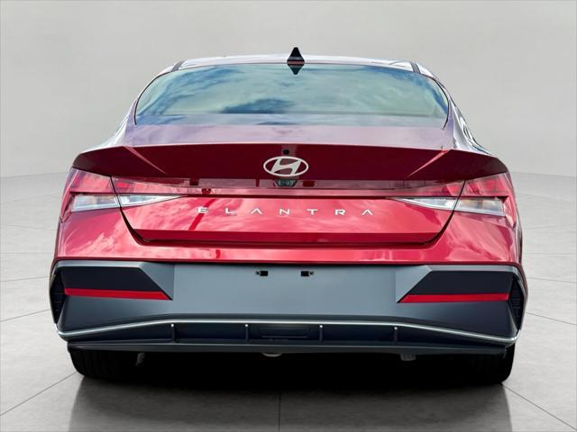 2025 Hyundai ELANTRA Vehicle Photo in Green Bay, WI 54304