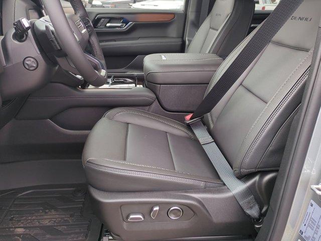 2025 GMC Yukon XL Vehicle Photo in ALBERTVILLE, AL 35950-0246