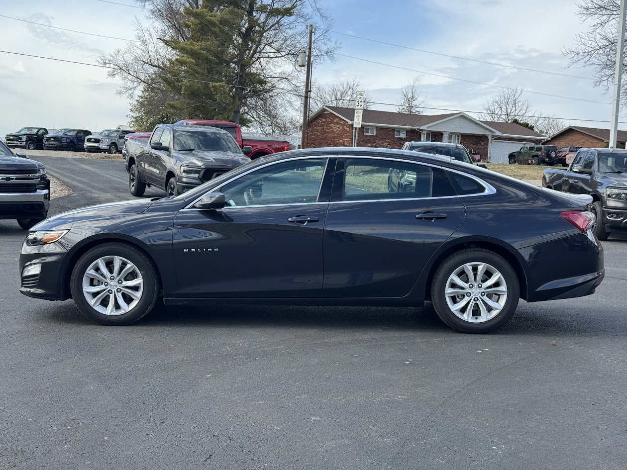 2022 Chevrolet Malibu Vehicle Photo in BOONVILLE, IN 47601-9633