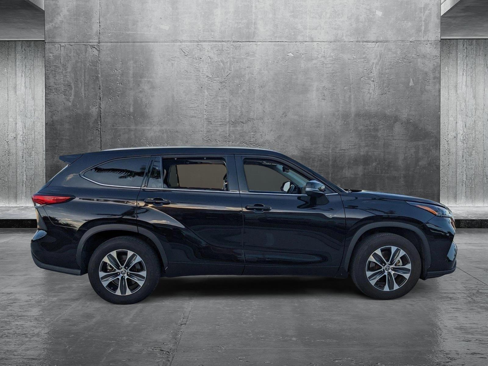 2022 Toyota Highlander Vehicle Photo in Davie, FL 33331