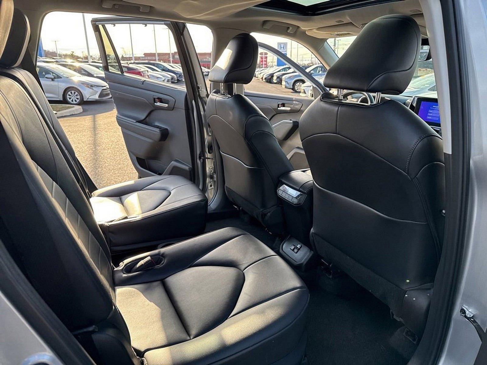 2023 Toyota Highlander Vehicle Photo in Harrisburg, PA 17111