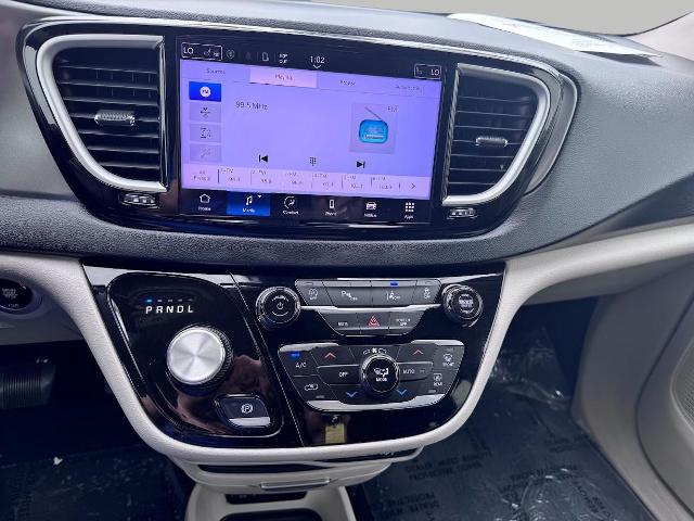 2023 Chrysler Pacifica Vehicle Photo in Oshkosh, WI 54901