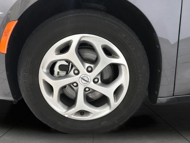 2023 Chrysler Pacifica Vehicle Photo in GREEN BAY, WI 54303-3330