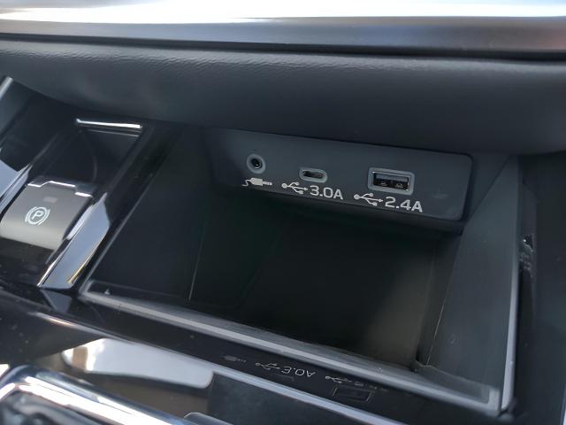 2025 Subaru Outback Vehicle Photo in Green Bay, WI 54304