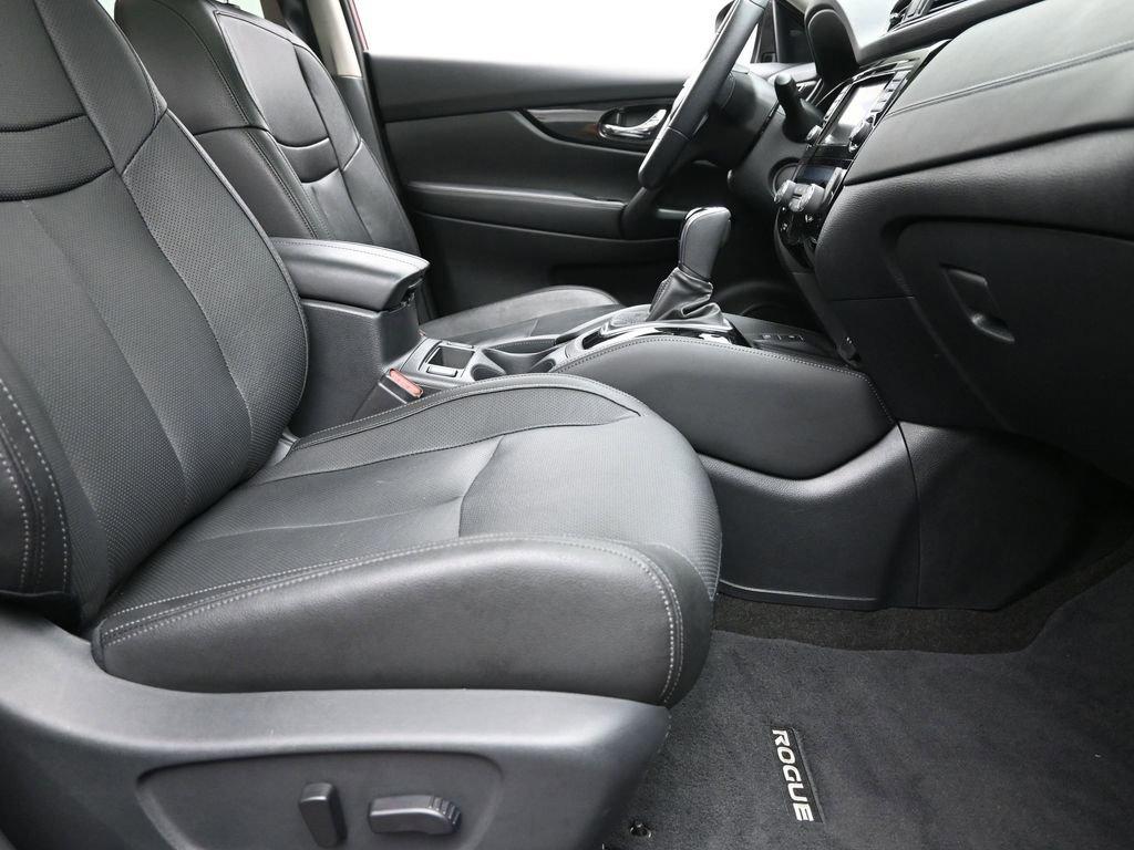 2020 Nissan Rogue Vehicle Photo in Cedar Rapids, IA 52402