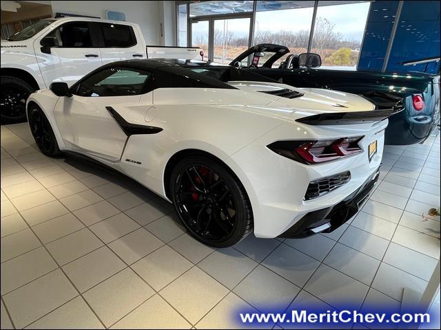 2025 Chevrolet Corvette Z06 Vehicle Photo in MAPLEWOOD, MN 55119-4794