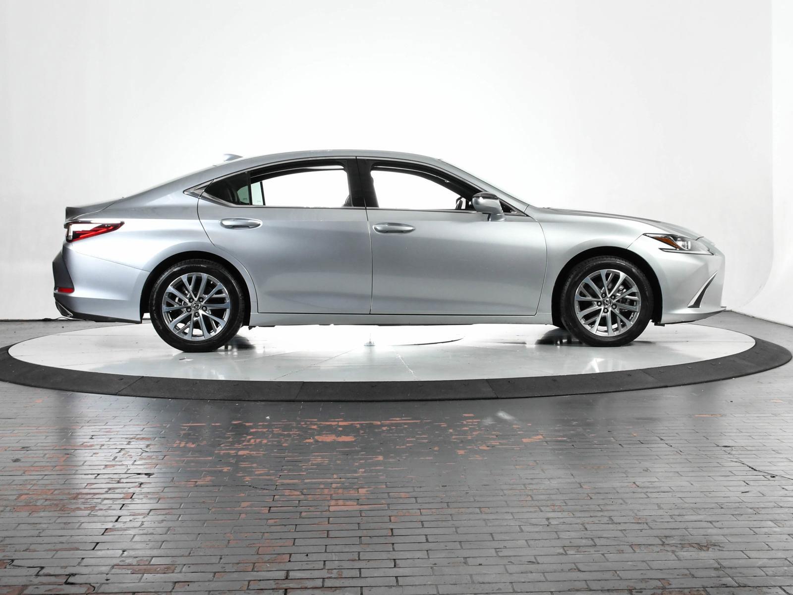 2023 Lexus ES 350 Vehicle Photo in DALLAS, TX 75235