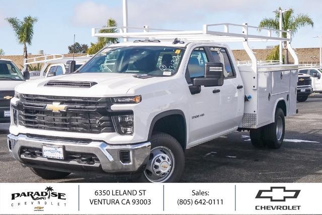 2025 Chevrolet Silverado 3500 HD CC Vehicle Photo in VENTURA, CA 93003-8585