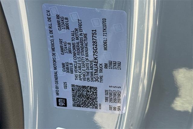 2025 GMC Sierra 1500 Vehicle Photo in ELK GROVE, CA 95757-8703