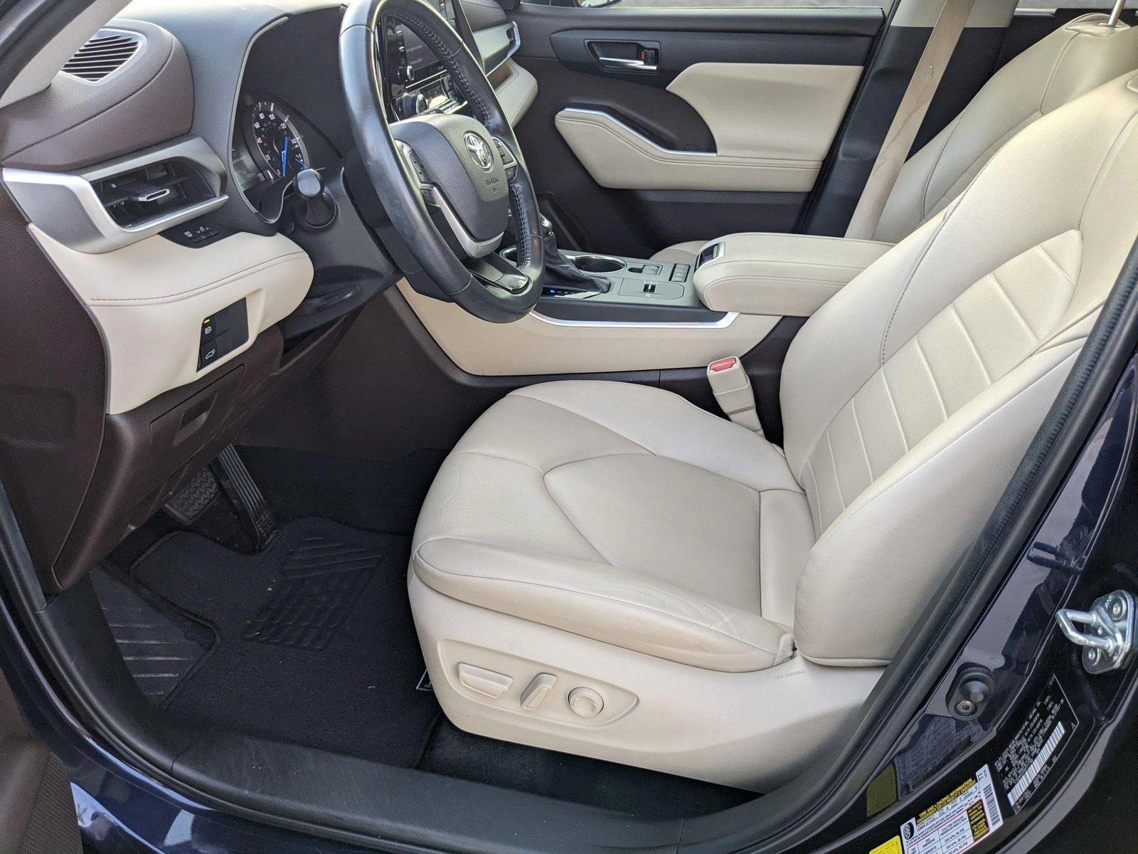 2022 Toyota Highlander Vehicle Photo in Davie, FL 33331