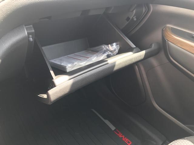 2023 GMC Acadia Vehicle Photo in GREEN BAY, WI 54303-3330