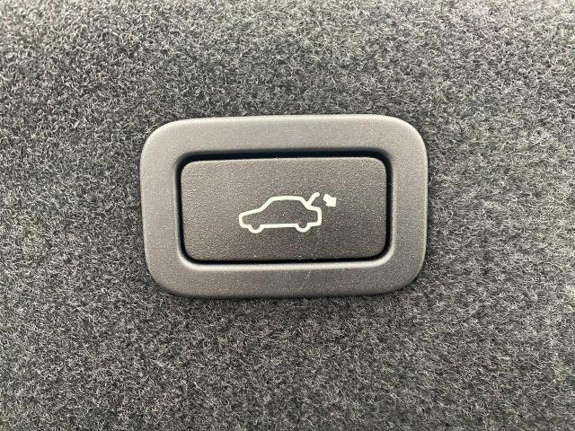 2018 Jaguar XF Vehicle Photo in Appleton, WI 54913