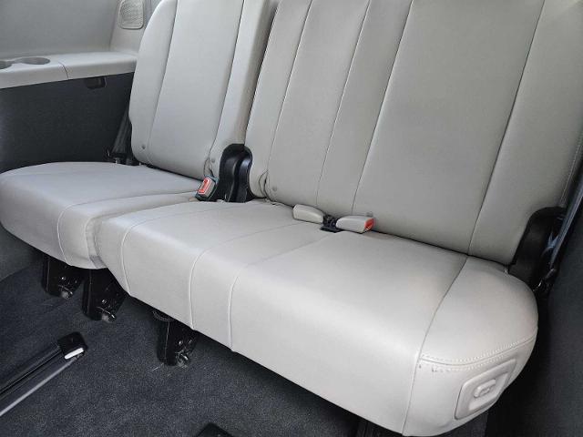 2020 Toyota Sienna Vehicle Photo in FORT WORTH, TX 76132