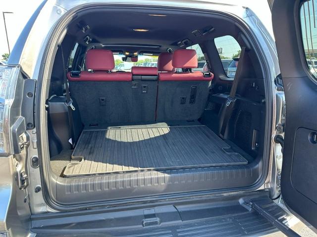 2022 Lexus GX 460 Vehicle Photo in COLUMBIA, MO 65203-3903
