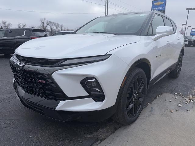 2025 Chevrolet Blazer Vehicle Photo in MANHATTAN, KS 66502-5036