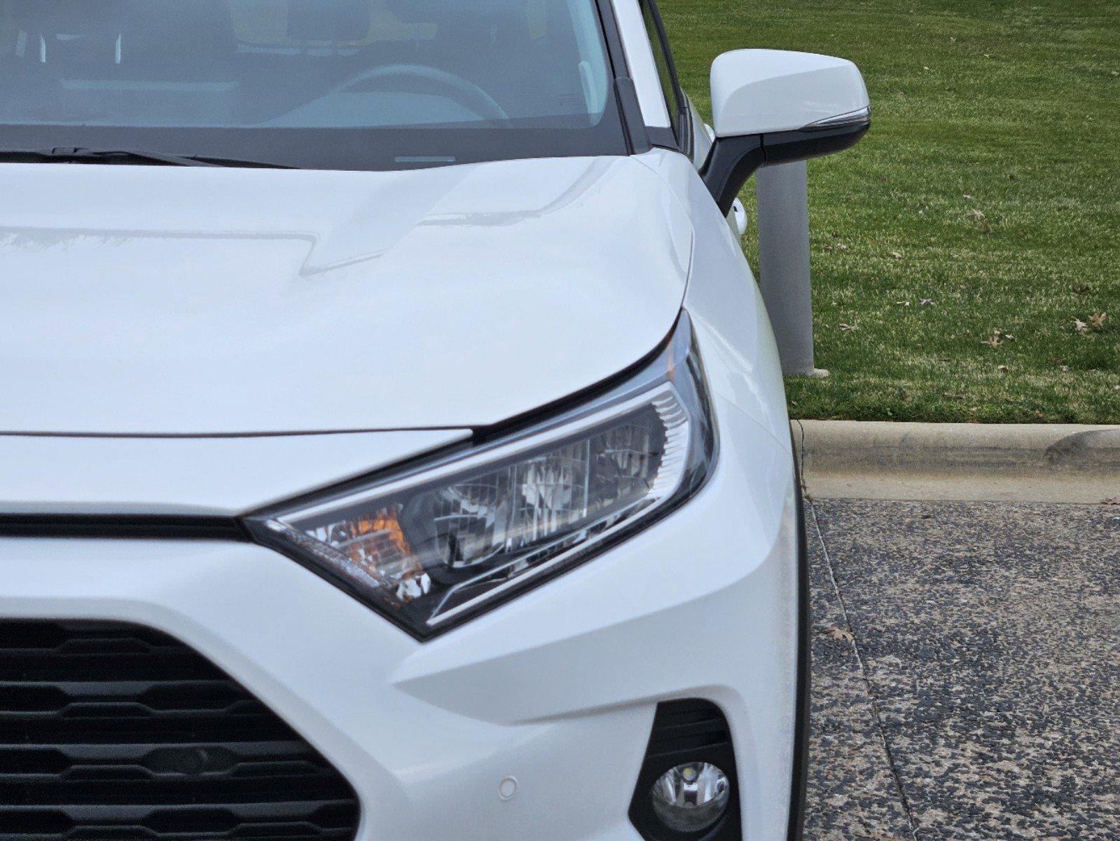 2019 Toyota RAV4 Vehicle Photo in FORT WORTH, TX 76132