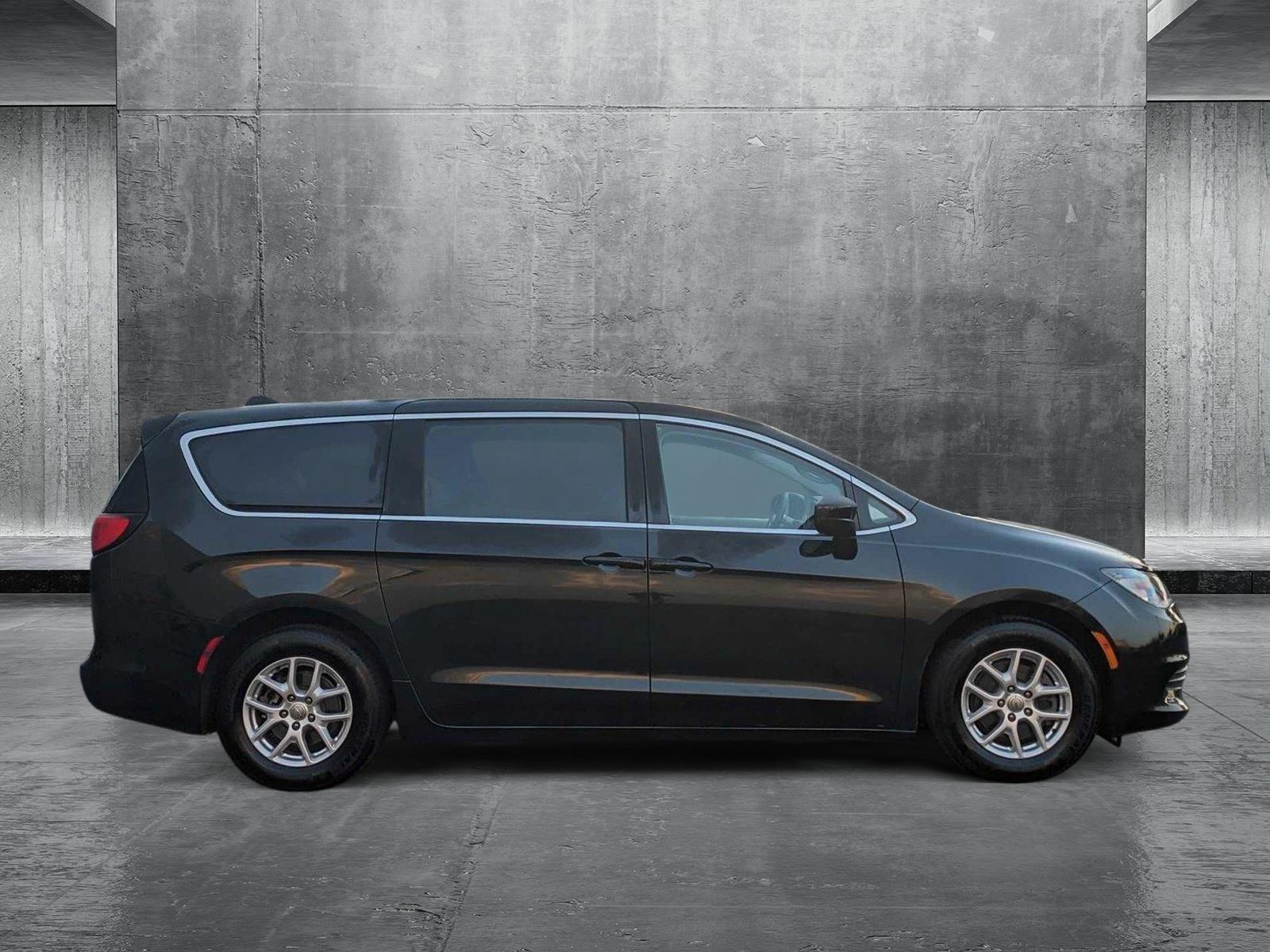 2018 Chrysler Pacifica Vehicle Photo in TIMONIUM, MD 21093-2300