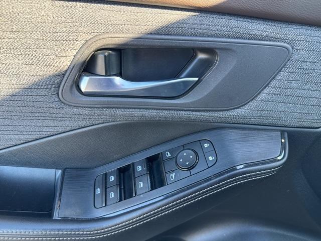 2023 Nissan Rogue Vehicle Photo in VENTURA, CA 93003-8585