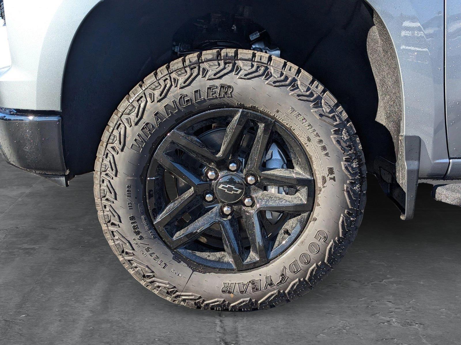 2025 Chevrolet Silverado 1500 Vehicle Photo in VALENCIA, CA 91355-1705