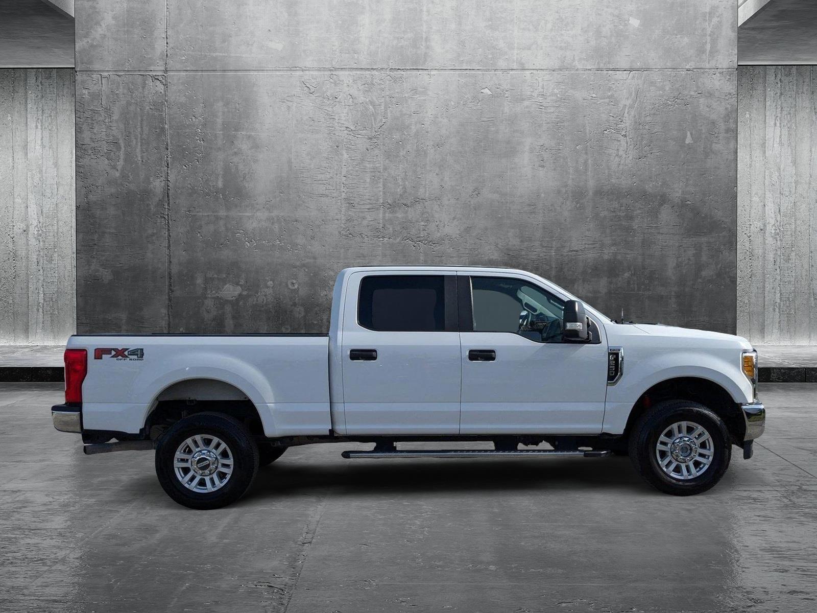 2017 Ford Super Duty F-250 SRW Vehicle Photo in Miami, FL 33015