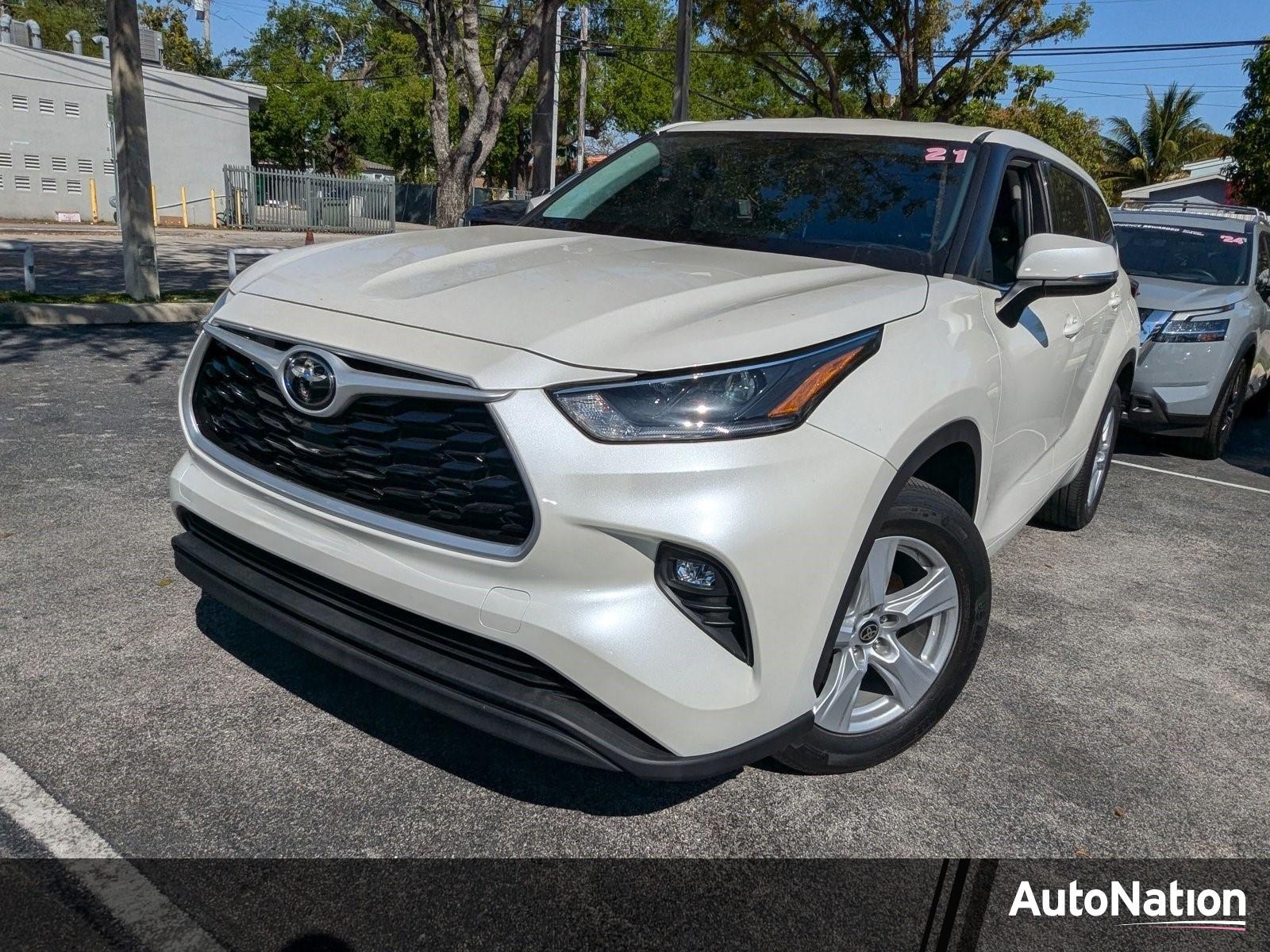 2021 Toyota Highlander Vehicle Photo in Miami, FL 33135