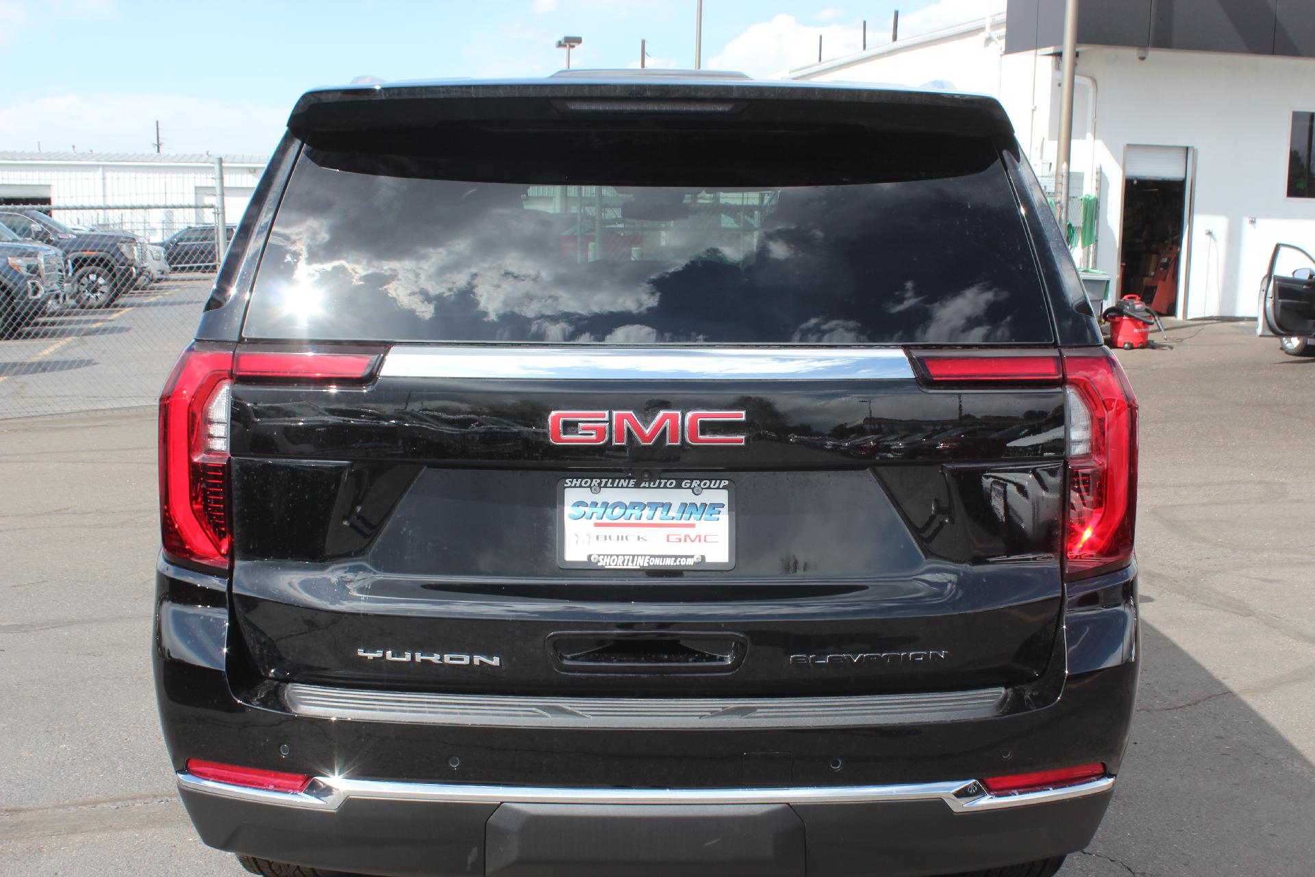 2025 GMC Yukon Vehicle Photo in AURORA, CO 80012-4011