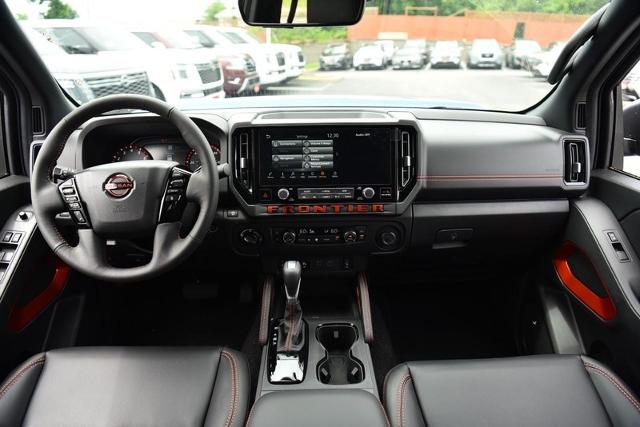 2025 Nissan Frontier Vehicle Photo in Ballwin, MO 63011